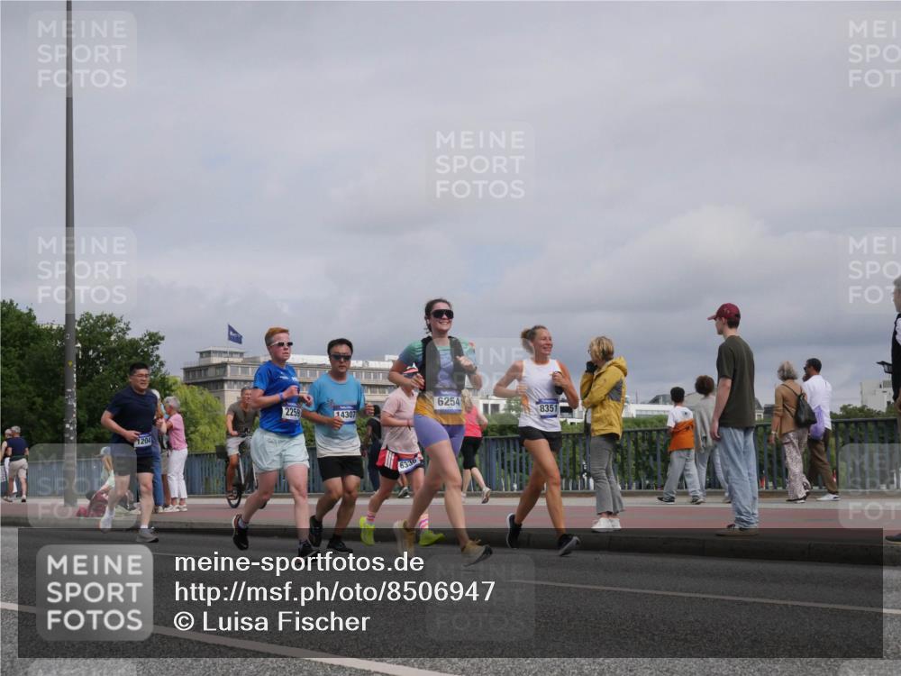 29.06.2025 - hella hamburg halbmarathon Luisa Fischer http://msf.ph/oto/8506947 29.06.2025 10:20:42 Kennedybrücke 2259, 1204, 14307, 6254, 8351, 1015, 1156, 1204, 1274, 1749, 2259, 3292, 4218, 6254, 6336, 7011, 7258, 8351, 8607, 10677 meine-sportfotos.de