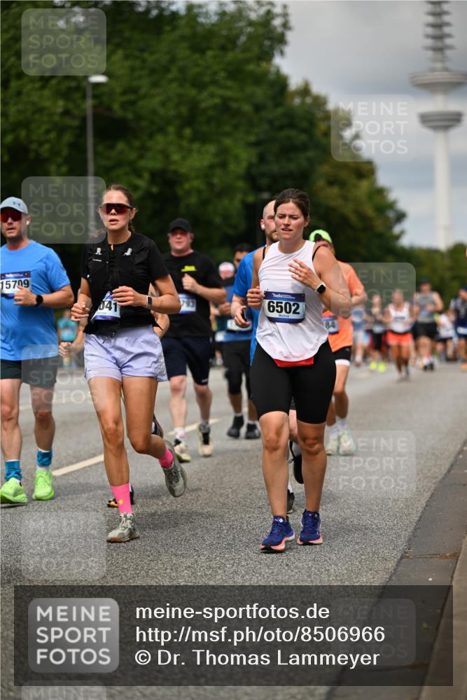 29.06.2025 - hella hamburg halbmarathon Dr. Thomas Lammeyer http://msf.ph/oto/8506966 29.06.2025 10:28:07 Kennedybrücke 1003, 1048, 1444, 2108, 2125, 2489, 3034, 3285, 3457, 4391, 4464, 4684, 5406, 6502, 7021, 7029, 7820, 8031, 8181, 8716, 9217, 9715, 9877, 10649 meine-sportfotos.de
