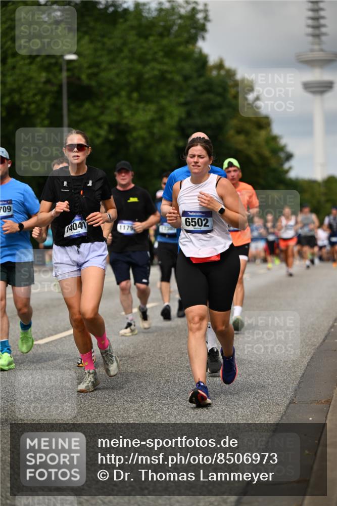 29.06.2025 - hella hamburg halbmarathon Dr. Thomas Lammeyer http://msf.ph/oto/8506973 29.06.2025 10:28:07 Kennedybrücke 1003, 1048, 1444, 2108, 2125, 2489, 3034, 3285, 3457, 4391, 4464, 4684, 5406, 6502, 7021, 7029, 7820, 8031, 8181, 8716, 9217, 9715, 9877, 10649 meine-sportfotos.de