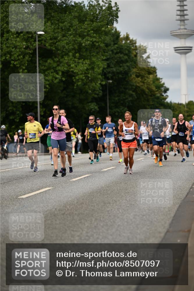 29.06.2025 - hella hamburg halbmarathon Dr. Thomas Lammeyer http://msf.ph/oto/8507097 29.06.2025 10:28:13 Kennedybrücke 1005, 1009, 1304, 1444, 2108, 2489, 3034, 3185, 3285, 4122, 4391, 4464, 4597, 4684, 5406, 5661, 6502, 7013, 7021, 7029, 8031, 8149, 8181, 8676, 9217, 9715, 10649 meine-sportfotos.de