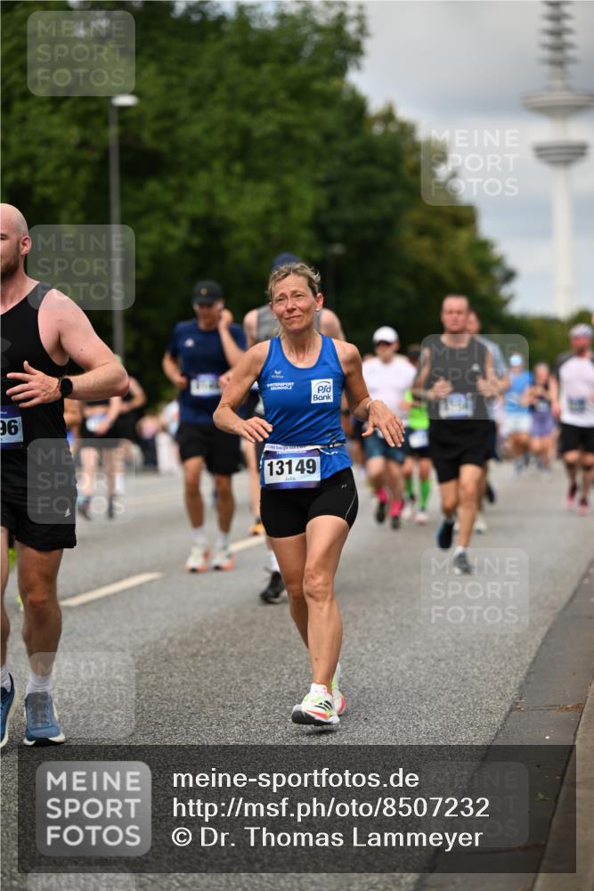 29.06.2025 - hella hamburg halbmarathon Dr. Thomas Lammeyer http://msf.ph/oto/8507232 29.06.2025 10:28:21 Kennedybrücke 1005, 1009, 1304, 1444, 2108, 2489, 2766, 3034, 3185, 3285, 3579, 4122, 4391, 4597, 4684, 4993, 5055, 5160, 5661, 6502, 7013, 8031, 8149, 8297, 8676, 8717, 9217, 9603, 9715, 11300, 11415 meine-sportfotos.de