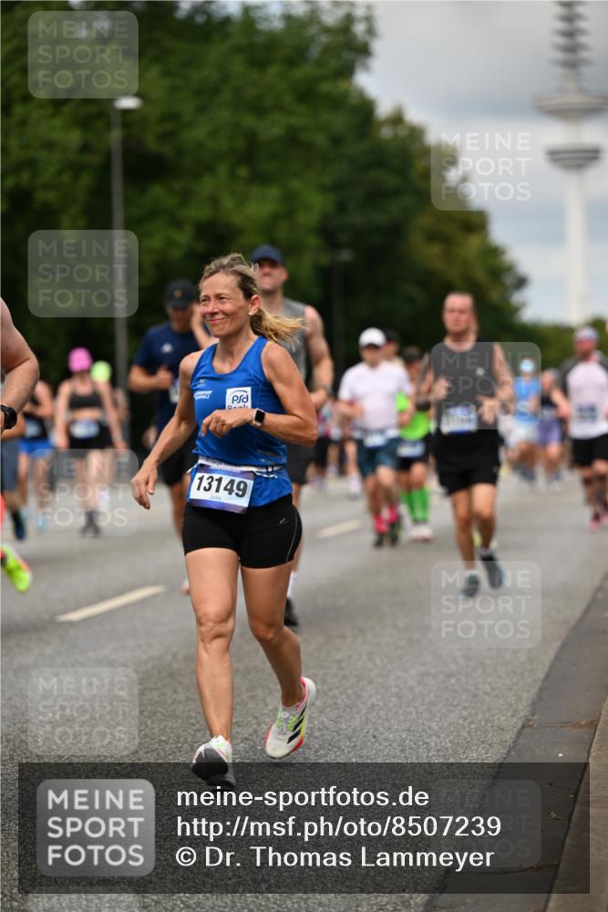 29.06.2025 - hella hamburg halbmarathon Dr. Thomas Lammeyer http://msf.ph/oto/8507239 29.06.2025 10:28:22 Kennedybrücke 1005, 1009, 1304, 1444, 1545, 2108, 2489, 2766, 3034, 3185, 3285, 3579, 4122, 4391, 4597, 4684, 4993, 5055, 5160, 5661, 7013, 8031, 8149, 8297, 8676, 8717, 9217, 9603, 9715, 11300, 11415 meine-sportfotos.de
