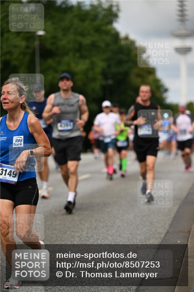 29.06.2025 - hella hamburg halbmarathon Dr. Thomas Lammeyer http://msf.ph/oto/8507253 29.06.2025 10:28:23 Kennedybrücke 1005, 1009, 1304, 1444, 1545, 2108, 2489, 2766, 3034, 3185, 3579, 4122, 4391, 4597, 4993, 5055, 5160, 5661, 7013, 8031, 8141, 8149, 8297, 8676, 8717, 9217, 9603, 9715, 11300, 11415 meine-sportfotos.de