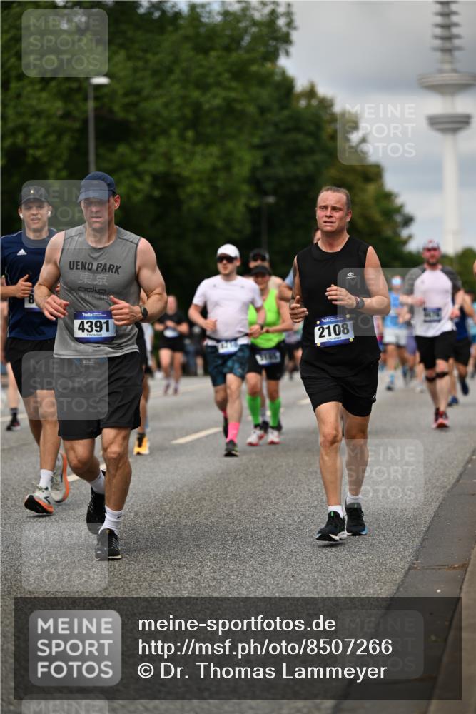 29.06.2025 - hella hamburg halbmarathon Dr. Thomas Lammeyer http://msf.ph/oto/8507266 29.06.2025 10:28:23 Kennedybrücke 1005, 1009, 1304, 1444, 1545, 2108, 2489, 2766, 3034, 3185, 3579, 4122, 4391, 4597, 4993, 5055, 5160, 5661, 7013, 8031, 8141, 8149, 8297, 8676, 8717, 9217, 9603, 9715, 11300, 11415 meine-sportfotos.de
