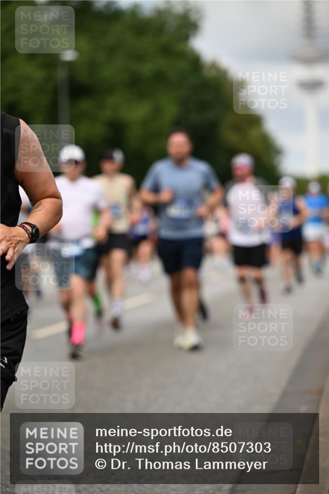 29.06.2025 - hella hamburg halbmarathon Dr. Thomas Lammeyer http://msf.ph/oto/8507303 29.06.2025 10:28:26 Kennedybrücke 1005, 1009, 1304, 1444, 1545, 2108, 2489, 2766, 3185, 3579, 4122, 4391, 4597, 4993, 5055, 5160, 5258, 5661, 7013, 8031, 8141, 8149, 8297, 8676, 8717, 9603, 9715, 11300, 11415 meine-sportfotos.de