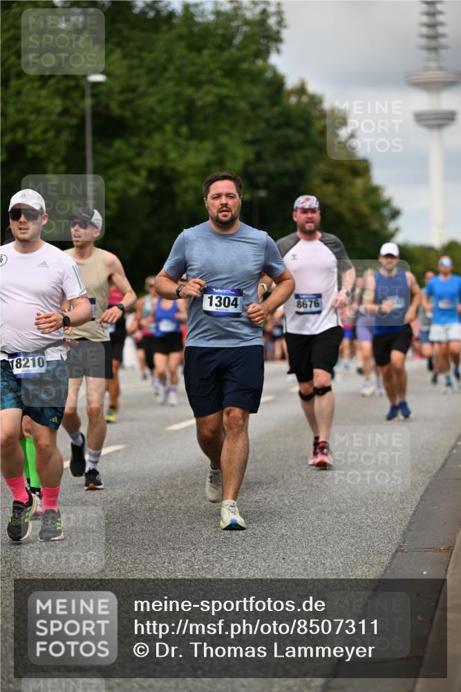 29.06.2025 - hella hamburg halbmarathon Dr. Thomas Lammeyer http://msf.ph/oto/8507311 29.06.2025 10:28:27 Kennedybrücke 1005, 1009, 1304, 1444, 1545, 2108, 2489, 2766, 3185, 3579, 4122, 4391, 4597, 4646, 4993, 5055, 5160, 5258, 5260, 5661, 7013, 8031, 8141, 8149, 8297, 8676, 8717, 9603, 9715, 11300, 11415 meine-sportfotos.de