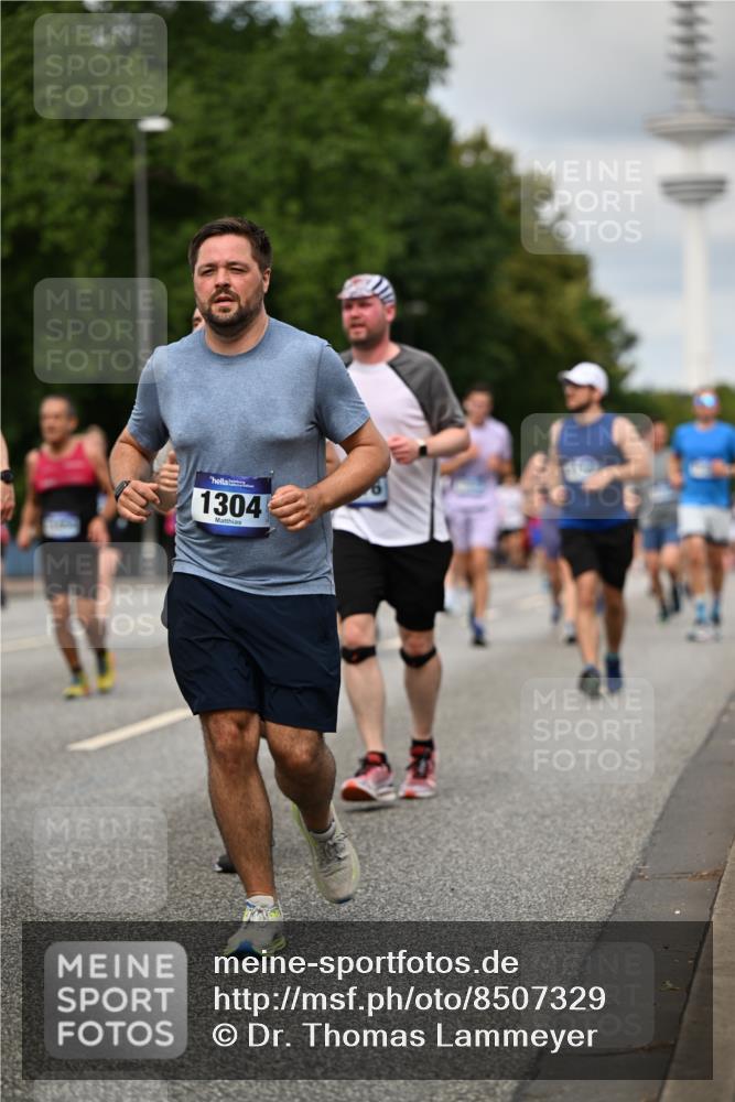 29.06.2025 - hella hamburg halbmarathon Dr. Thomas Lammeyer http://msf.ph/oto/8507329 29.06.2025 10:28:28 Kennedybrücke 1005, 1009, 1304, 1444, 1545, 2108, 2489, 2766, 3185, 3579, 4122, 4391, 4597, 4646, 4993, 5055, 5160, 5258, 5260, 5661, 7013, 8031, 8141, 8149, 8297, 8676, 8717, 9603, 9715, 11300, 11415 meine-sportfotos.de