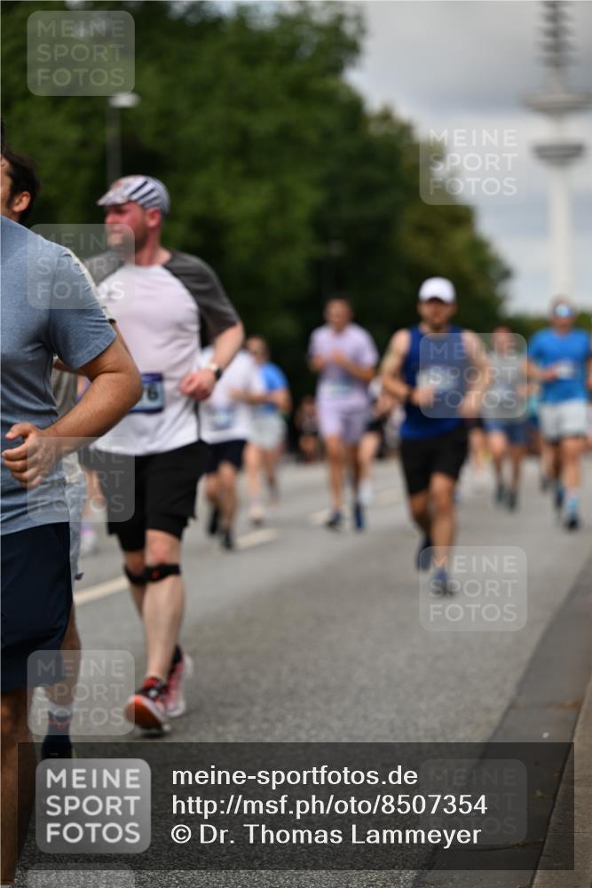 29.06.2025 - hella hamburg halbmarathon Dr. Thomas Lammeyer http://msf.ph/oto/8507354 29.06.2025 10:28:29 Kennedybrücke 1005, 1009, 1304, 1444, 1545, 2108, 2489, 2766, 3185, 3579, 4122, 4391, 4597, 4646, 4993, 5055, 5160, 5258, 5260, 5661, 7013, 8031, 8141, 8149, 8297, 8676, 8717, 9603, 9715, 11300, 11415 meine-sportfotos.de