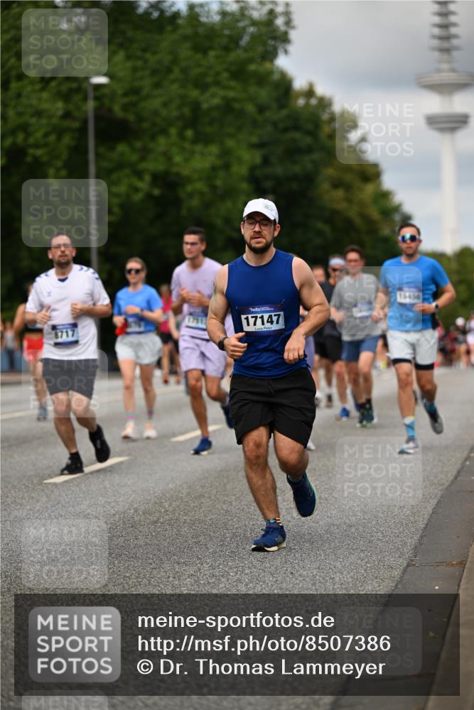 29.06.2025 - hella hamburg halbmarathon Dr. Thomas Lammeyer http://msf.ph/oto/8507386 29.06.2025 10:28:31 Kennedybrücke 1005, 1009, 1304, 1444, 1545, 2108, 2489, 2766, 3185, 3579, 4122, 4391, 4597, 4646, 4993, 5055, 5160, 5258, 5260, 5661, 7013, 8031, 8141, 8149, 8297, 8676, 8717, 9603, 9715, 11300, 11415 meine-sportfotos.de