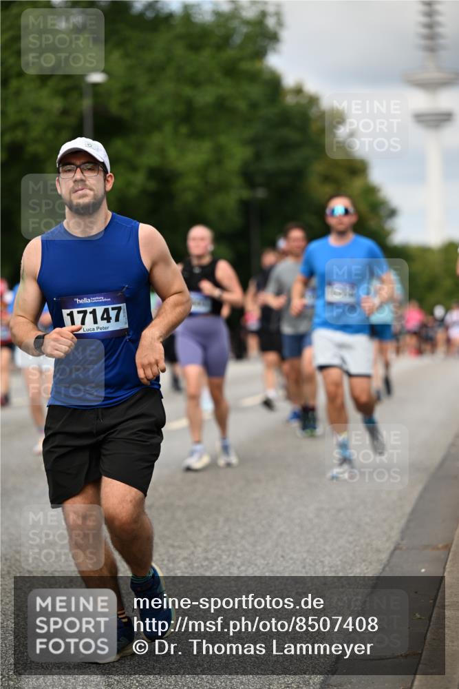 29.06.2025 - hella hamburg halbmarathon Dr. Thomas Lammeyer http://msf.ph/oto/8507408 29.06.2025 10:28:32 Kennedybrücke 1005, 1009, 1304, 1444, 1545, 2108, 2489, 2766, 3185, 3579, 4122, 4391, 4597, 4646, 4993, 5055, 5160, 5258, 5260, 5661, 5954, 7013, 8031, 8141, 8149, 8297, 8676, 8717, 8918, 8920, 9603, 9715, 11300, 11415 meine-sportfotos.de
