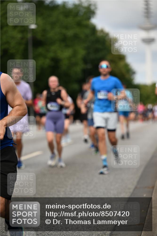 29.06.2025 - hella hamburg halbmarathon Dr. Thomas Lammeyer http://msf.ph/oto/8507420 29.06.2025 10:28:33 Kennedybrücke 1005, 1009, 1304, 1545, 2108, 2766, 3185, 3579, 4122, 4391, 4597, 4646, 4993, 5039, 5055, 5160, 5258, 5260, 5661, 5954, 7013, 8141, 8149, 8297, 8676, 8717, 8918, 8920, 9603, 9715, 11300, 11415 meine-sportfotos.de