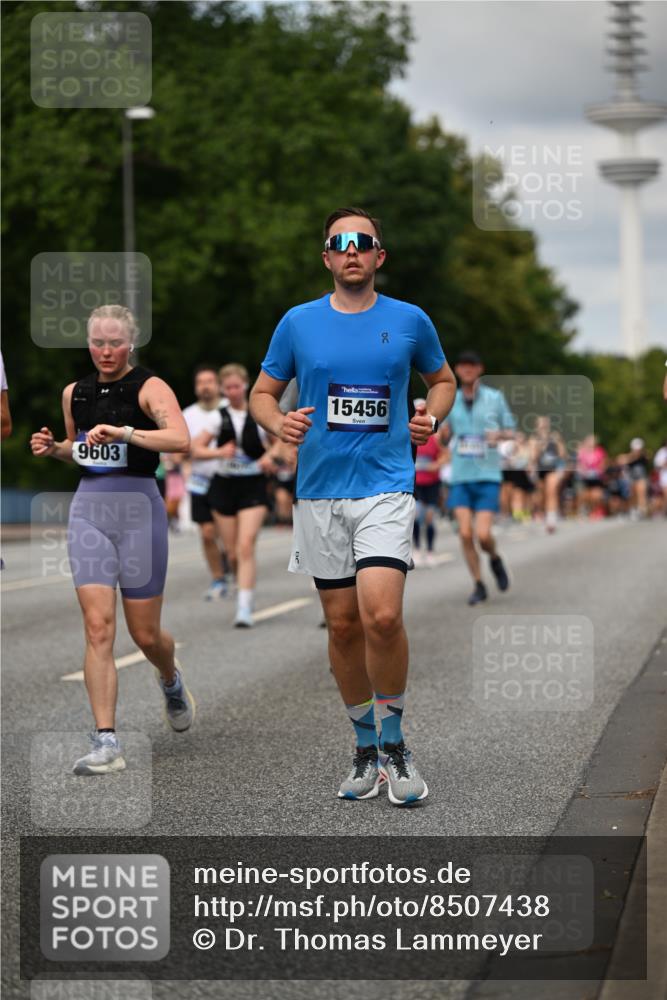 29.06.2025 - hella hamburg halbmarathon Dr. Thomas Lammeyer http://msf.ph/oto/8507438 29.06.2025 10:28:34 Kennedybrücke 1005, 1009, 1304, 1545, 2108, 2766, 3185, 3579, 4122, 4391, 4597, 4646, 4993, 5039, 5055, 5160, 5258, 5260, 5661, 5954, 7013, 7426, 8141, 8149, 8297, 8676, 8717, 8918, 8920, 9603, 9715, 11300, 11415 meine-sportfotos.de