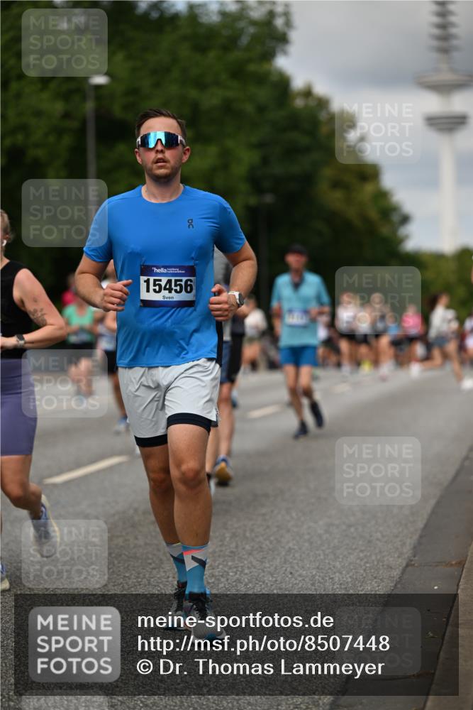 29.06.2025 - hella hamburg halbmarathon Dr. Thomas Lammeyer http://msf.ph/oto/8507448 29.06.2025 10:28:35 Kennedybrücke 1005, 1009, 1304, 1545, 2108, 2766, 3185, 3579, 4122, 4162, 4391, 4597, 4646, 4993, 5039, 5055, 5160, 5258, 5260, 5661, 5954, 7013, 7426, 8141, 8149, 8187, 8297, 8676, 8717, 8918, 8920, 9603, 9715, 11300, 11415 meine-sportfotos.de