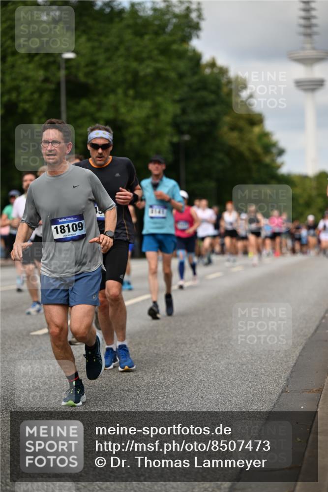 29.06.2025 - hella hamburg halbmarathon Dr. Thomas Lammeyer http://msf.ph/oto/8507473 29.06.2025 10:28:36 Kennedybrücke 1005, 1009, 1304, 1545, 2108, 2766, 3185, 3579, 4122, 4162, 4391, 4597, 4646, 4993, 5039, 5055, 5160, 5258, 5260, 5661, 5954, 7013, 7426, 8141, 8149, 8187, 8297, 8676, 8717, 8918, 8920, 9603, 9715, 11300, 11415 meine-sportfotos.de