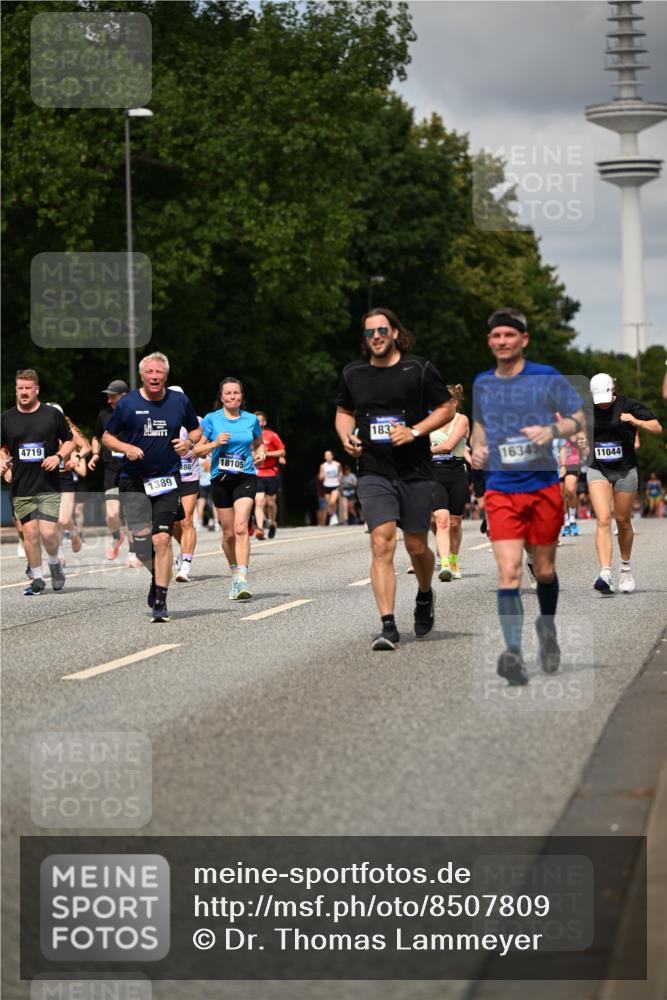 29.06.2025 - hella hamburg halbmarathon Dr. Thomas Lammeyer http://msf.ph/oto/8507809 29.06.2025 10:28:56 Kennedybrücke 1389, 1395, 2477, 2944, 3421, 4162, 4646, 4719, 5039, 5258, 5260, 5358, 5954, 6524, 6526, 7426, 7528, 7920, 7975, 8167, 8187, 8502, 8918, 8920, 9063, 10907, 11044, 11347 meine-sportfotos.de