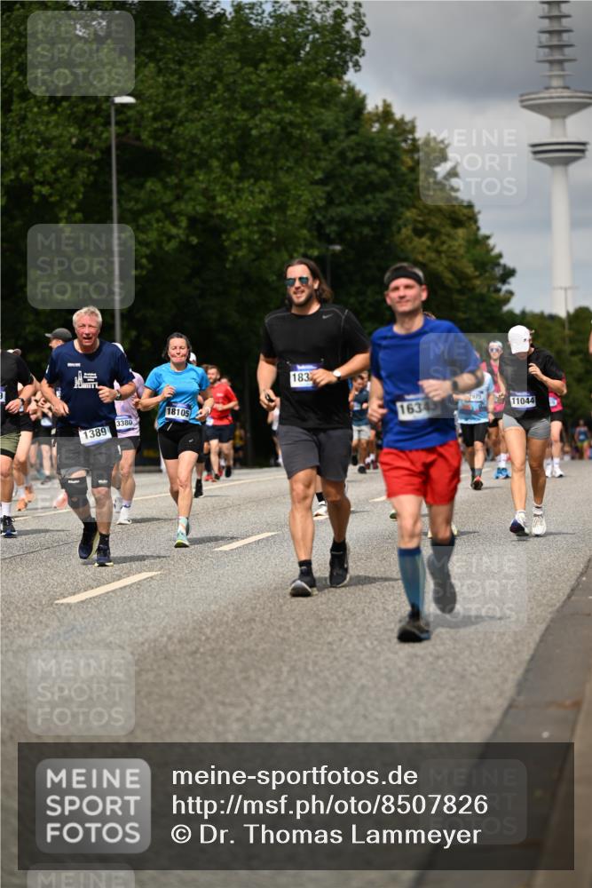 29.06.2025 - hella hamburg halbmarathon Dr. Thomas Lammeyer http://msf.ph/oto/8507826 29.06.2025 10:28:57 Kennedybrücke 1389, 1395, 2477, 2944, 3421, 3786, 4162, 4221, 4646, 4719, 5039, 5260, 5358, 5954, 6524, 6526, 7426, 7528, 7920, 7975, 8167, 8187, 8502, 8918, 8920, 9063, 10907, 11044, 11306, 11347 meine-sportfotos.de