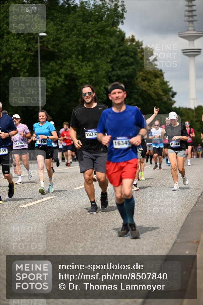 29.06.2025 - hella hamburg halbmarathon Dr. Thomas Lammeyer http://msf.ph/oto/8507840 29.06.2025 10:28:58 Kennedybrücke 1389, 1395, 2477, 2944, 3421, 3786, 4162, 4221, 4719, 5039, 5358, 5954, 6524, 6526, 7426, 7528, 7920, 7975, 8167, 8187, 8502, 8918, 8920, 9063, 10907, 11044, 11306, 11347 meine-sportfotos.de