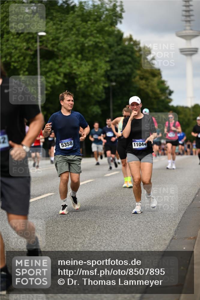 29.06.2025 - hella hamburg halbmarathon Dr. Thomas Lammeyer http://msf.ph/oto/8507895 29.06.2025 10:29:01 Kennedybrücke 1389, 1395, 2477, 2944, 3421, 3786, 4162, 4221, 4719, 5039, 5138, 5358, 5954, 6524, 6526, 7426, 7528, 7920, 7975, 8167, 8187, 8502, 8918, 8920, 9063, 10907, 11044, 11306, 11347 meine-sportfotos.de