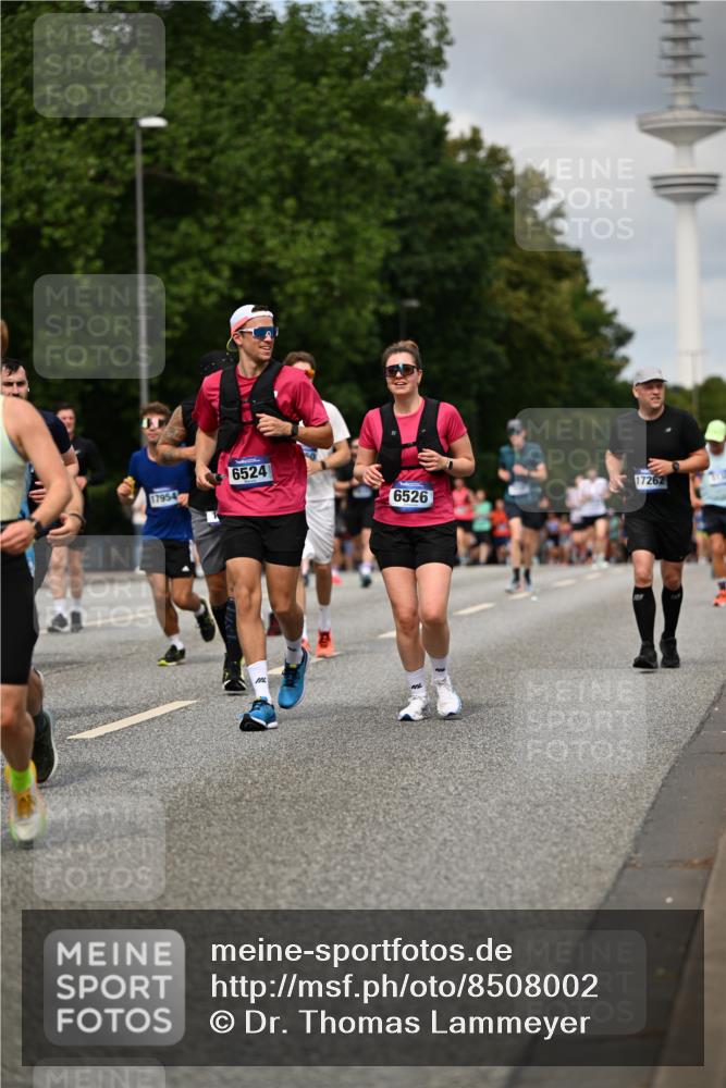 29.06.2025 - hella hamburg halbmarathon Dr. Thomas Lammeyer http://msf.ph/oto/8508002 29.06.2025 10:29:07 Kennedybrücke 1389, 1395, 2132, 2249, 2280, 2477, 2944, 3343, 3421, 3786, 4221, 4624, 4719, 5138, 5358, 5829, 5830, 6524, 6526, 7528, 7920, 7975, 8167, 8502, 9063, 10907, 11044, 11306, 11347 meine-sportfotos.de
