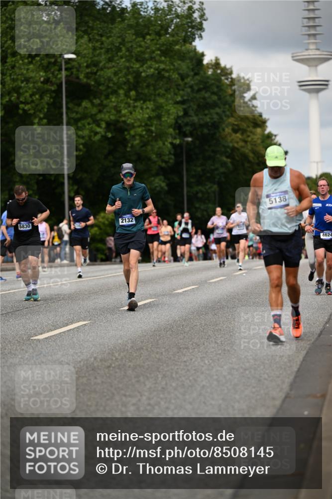 29.06.2025 - hella hamburg halbmarathon Dr. Thomas Lammeyer http://msf.ph/oto/8508145 29.06.2025 10:29:15 Kennedybrücke 1352, 1395, 2132, 2249, 2280, 2477, 2944, 3343, 3421, 3786, 4221, 4624, 4719, 5138, 5358, 5829, 5830, 6261, 6524, 6526, 7528, 7975, 8167, 8502, 9063, 10907, 11044, 11306, 11347 meine-sportfotos.de