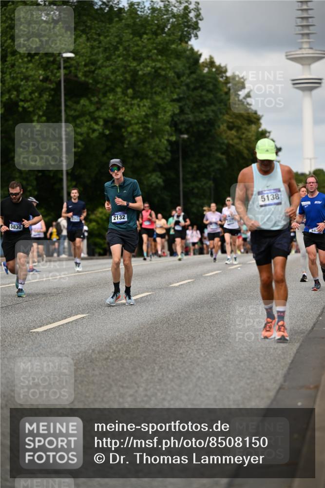 29.06.2025 - hella hamburg halbmarathon Dr. Thomas Lammeyer http://msf.ph/oto/8508150 29.06.2025 10:29:15 Kennedybrücke 1352, 1395, 2132, 2249, 2280, 2477, 2944, 3343, 3421, 3786, 4221, 4624, 4719, 5138, 5358, 5829, 5830, 6261, 6524, 6526, 7528, 7975, 8167, 8502, 9063, 10907, 11044, 11306, 11347 meine-sportfotos.de
