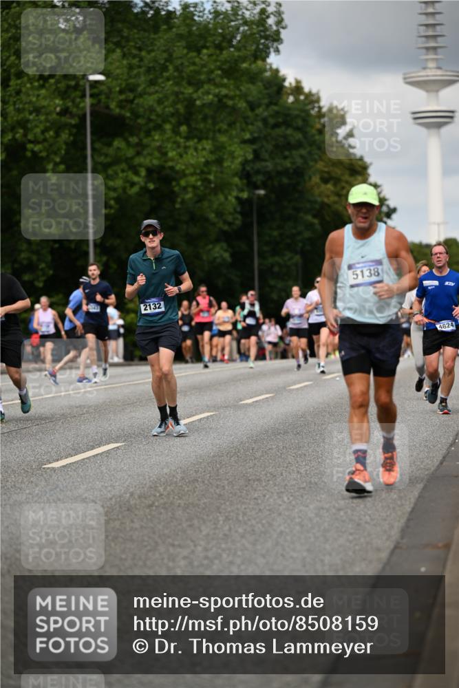29.06.2025 - hella hamburg halbmarathon Dr. Thomas Lammeyer http://msf.ph/oto/8508159 29.06.2025 10:29:16 Kennedybrücke 1352, 1395, 2132, 2249, 2280, 2477, 2944, 3343, 3421, 3786, 4221, 4624, 4719, 5138, 5358, 5829, 5830, 6261, 6524, 6526, 7528, 7975, 8167, 8502, 9063, 10907, 11044, 11306, 11347 meine-sportfotos.de