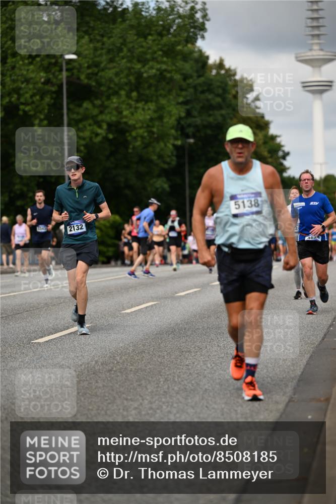 29.06.2025 - hella hamburg halbmarathon Dr. Thomas Lammeyer http://msf.ph/oto/8508185 29.06.2025 10:29:17 Kennedybrücke 1352, 1395, 2132, 2249, 2280, 2477, 2944, 3343, 3421, 3786, 4221, 4624, 4719, 5138, 5358, 5829, 5830, 6261, 6524, 6526, 7528, 7975, 8167, 8502, 9063, 10907, 11044, 11306, 11347 meine-sportfotos.de