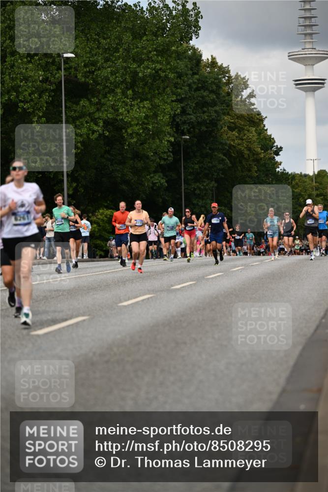 29.06.2025 - hella hamburg halbmarathon Dr. Thomas Lammeyer http://msf.ph/oto/8508295 29.06.2025 10:29:26 Kennedybrücke 1352, 2132, 2249, 2280, 3132, 3343, 3786, 4008, 4010, 4111, 4221, 4624, 5138, 5829, 5830, 6261, 7528, 8083, 8962, 9063, 9927, 11306 meine-sportfotos.de