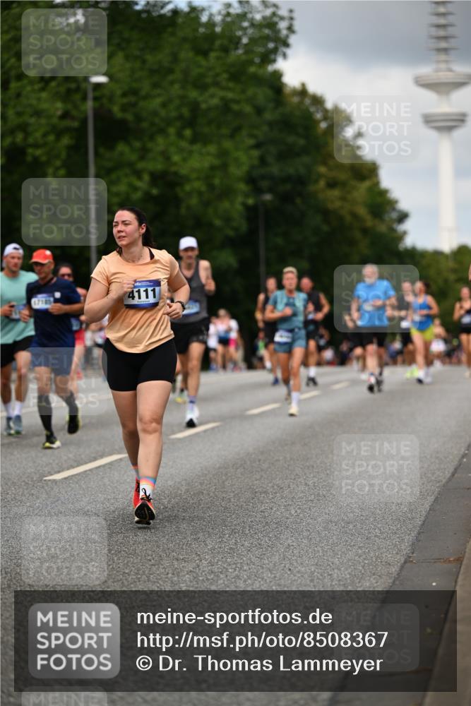 29.06.2025 - hella hamburg halbmarathon Dr. Thomas Lammeyer http://msf.ph/oto/8508367 29.06.2025 10:29:36 Kennedybrücke 1352, 2000, 2249, 3099, 3113, 3132, 4008, 4010, 4111, 4444, 4797, 5814, 6261, 7778, 8083, 8276, 8962, 9927 meine-sportfotos.de