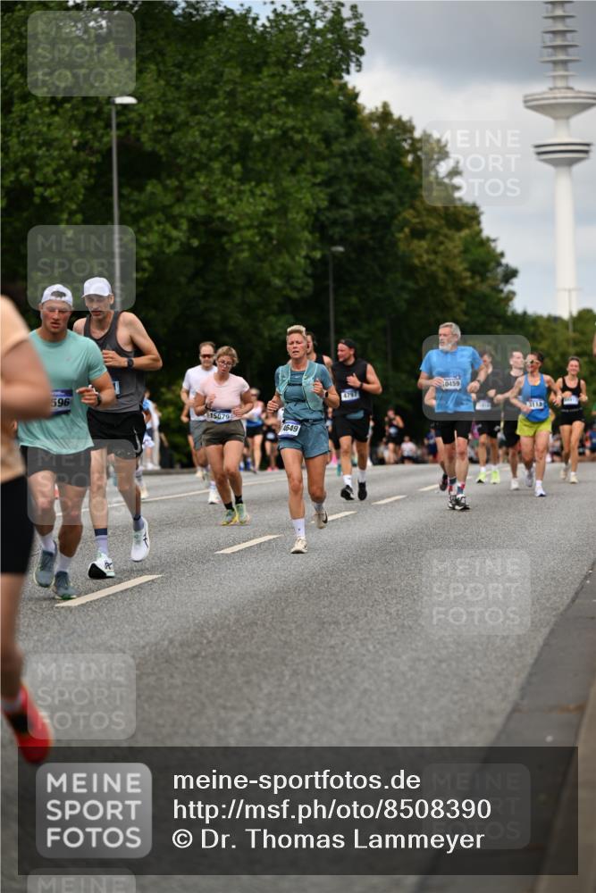 29.06.2025 - hella hamburg halbmarathon Dr. Thomas Lammeyer http://msf.ph/oto/8508390 29.06.2025 10:29:37 Kennedybrücke 1352, 2000, 3053, 3099, 3113, 3132, 4008, 4010, 4111, 4444, 4797, 5814, 6261, 7778, 8083, 8276, 8962, 9927 meine-sportfotos.de