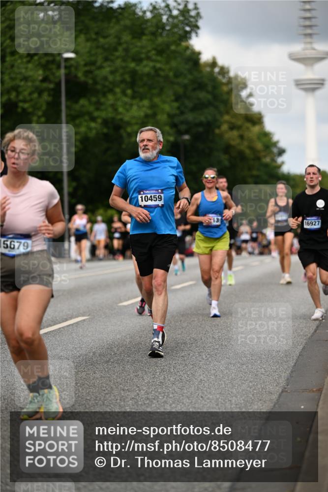 29.06.2025 - hella hamburg halbmarathon Dr. Thomas Lammeyer http://msf.ph/oto/8508477 29.06.2025 10:29:44 Kennedybrücke 1627, 1740, 2000, 3053, 3099, 3113, 3132, 3920, 4008, 4010, 4111, 4444, 4797, 5814, 7778, 8083, 8276, 8962, 9927, 11157, 11400 meine-sportfotos.de