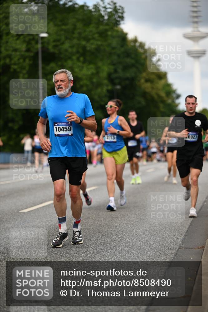 29.06.2025 - hella hamburg halbmarathon Dr. Thomas Lammeyer http://msf.ph/oto/8508490 29.06.2025 10:29:45 Kennedybrücke 1627, 1740, 2000, 3053, 3099, 3113, 3132, 3920, 4008, 4010, 4111, 4444, 4797, 5814, 7778, 8083, 8276, 8962, 9927, 11157, 11400 meine-sportfotos.de