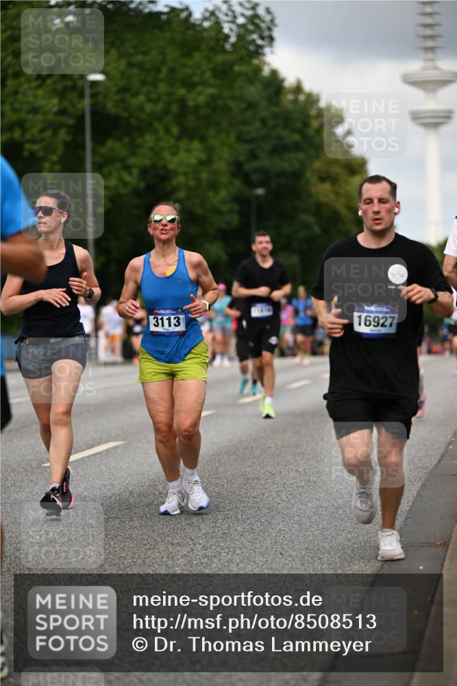 29.06.2025 - hella hamburg halbmarathon Dr. Thomas Lammeyer http://msf.ph/oto/8508513 29.06.2025 10:29:46 Kennedybrücke 1627, 1740, 2000, 3053, 3099, 3113, 3132, 3920, 4008, 4010, 4111, 4444, 4797, 5814, 6869, 7778, 8083, 8276, 8962, 9927, 11157, 11400 meine-sportfotos.de