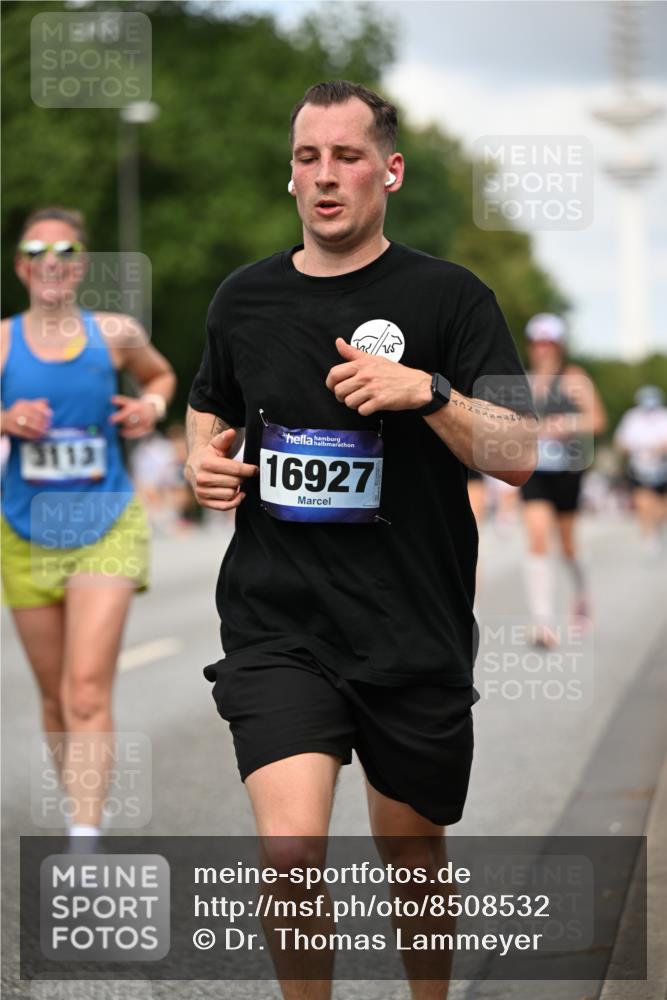 29.06.2025 - hella hamburg halbmarathon Dr. Thomas Lammeyer http://msf.ph/oto/8508532 29.06.2025 10:29:48 Kennedybrücke 1627, 1740, 2000, 3053, 3099, 3113, 3132, 3920, 4008, 4010, 4111, 4444, 4797, 5814, 6869, 7778, 8083, 8276, 8357, 8962, 9927, 11157, 11400 meine-sportfotos.de
