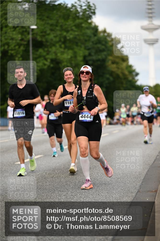 29.06.2025 - hella hamburg halbmarathon Dr. Thomas Lammeyer http://msf.ph/oto/8508569 29.06.2025 10:29:51 Kennedybrücke 1093, 1627, 1740, 2000, 2278, 3053, 3099, 3113, 3920, 4008, 4010, 4444, 4797, 5814, 6869, 7778, 8276, 8357, 8962, 9927, 11157, 11400 meine-sportfotos.de