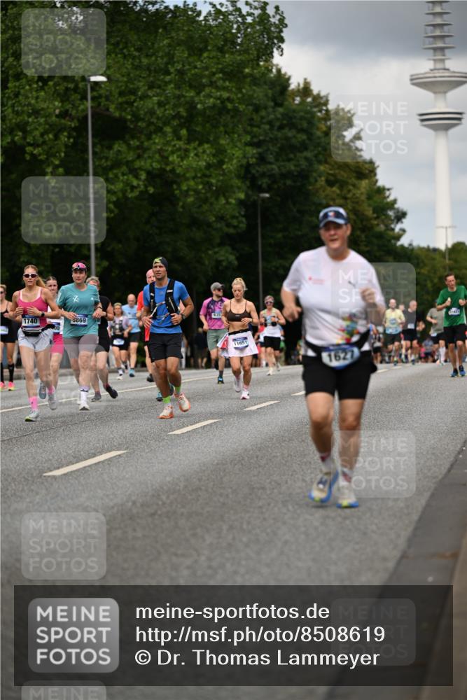 29.06.2025 - hella hamburg halbmarathon Dr. Thomas Lammeyer http://msf.ph/oto/8508619 29.06.2025 10:29:55 Kennedybrücke 1093, 1305, 1627, 1740, 2000, 2278, 3053, 3099, 3113, 3920, 3961, 3963, 4444, 4797, 5814, 6869, 7778, 8276, 8357, 8962, 11157, 11400 meine-sportfotos.de
