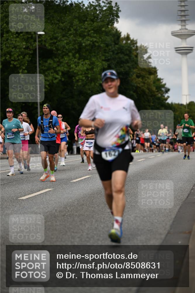 29.06.2025 - hella hamburg halbmarathon Dr. Thomas Lammeyer http://msf.ph/oto/8508631 29.06.2025 10:29:56 Kennedybrücke 1093, 1305, 1627, 1740, 2000, 2278, 3053, 3099, 3113, 3920, 3961, 3963, 4444, 4797, 5814, 6869, 7778, 8276, 8357, 8962, 11157, 11400 meine-sportfotos.de