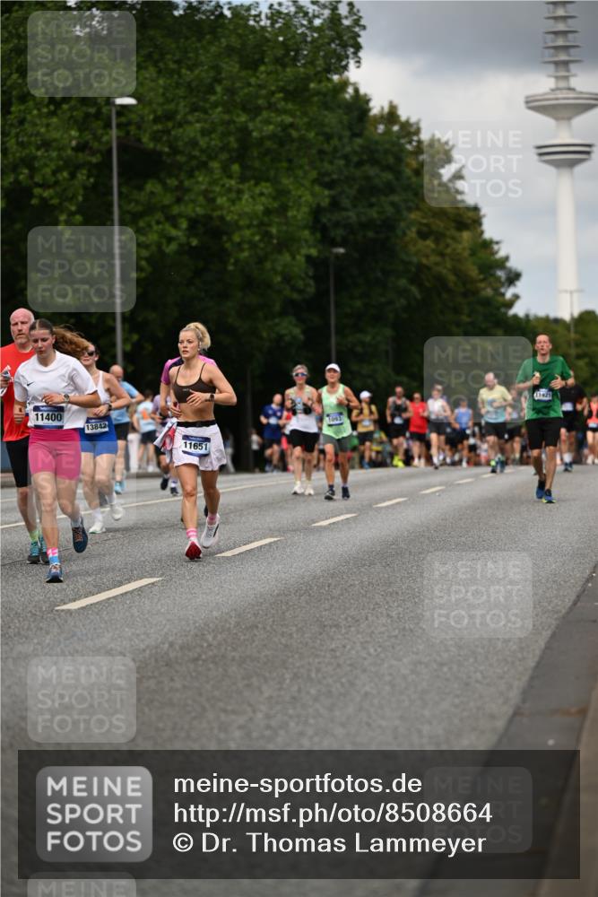 29.06.2025 - hella hamburg halbmarathon Dr. Thomas Lammeyer http://msf.ph/oto/8508664 29.06.2025 10:29:59 Kennedybrücke 1093, 1305, 1627, 1740, 2000, 2278, 3053, 3099, 3113, 3920, 3961, 3963, 4444, 5814, 6663, 6869, 7778, 8357, 11157, 11400 meine-sportfotos.de