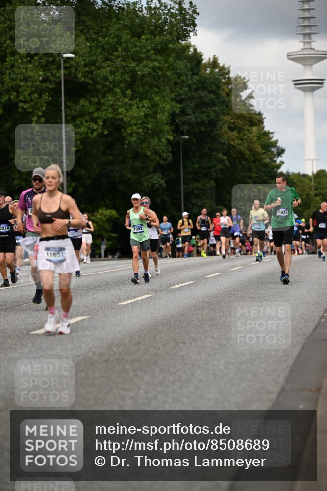29.06.2025 - hella hamburg halbmarathon Dr. Thomas Lammeyer http://msf.ph/oto/8508689 29.06.2025 10:30:01 Kennedybrücke 1093, 1305, 1627, 1740, 2000, 2278, 3053, 3099, 3920, 3961, 3963, 4444, 5814, 6663, 6869, 7778, 8357, 9186, 11157, 11400 meine-sportfotos.de