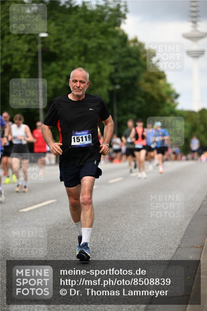 29.06.2025 - hella hamburg halbmarathon Dr. Thomas Lammeyer http://msf.ph/oto/8508839 29.06.2025 10:30:15 Kennedybrücke 1093, 1305, 2278, 3765, 3961, 3963, 4378, 5028, 5564, 6478, 6663, 6869, 8079, 8357, 8881, 9186, 10219, 10845, 10846 meine-sportfotos.de
