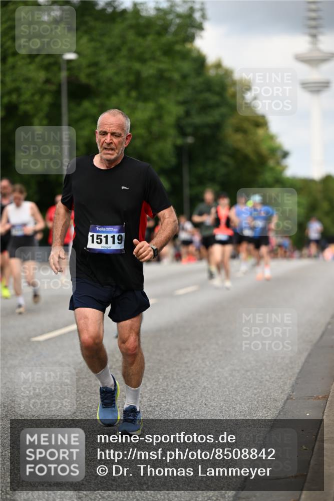 29.06.2025 - hella hamburg halbmarathon Dr. Thomas Lammeyer http://msf.ph/oto/8508842 29.06.2025 10:30:15 Kennedybrücke 1093, 1305, 2278, 3765, 3961, 3963, 4378, 5028, 5564, 6478, 6663, 6869, 8079, 8357, 8881, 9186, 10219, 10845, 10846 meine-sportfotos.de