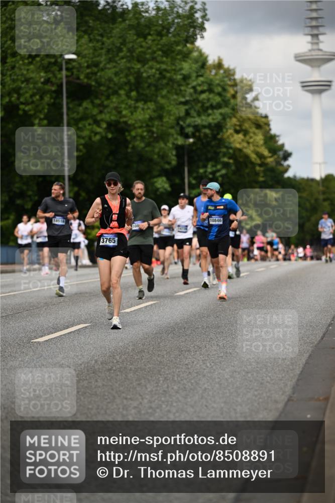 29.06.2025 - hella hamburg halbmarathon Dr. Thomas Lammeyer http://msf.ph/oto/8508891 29.06.2025 10:30:19 Kennedybrücke 1093, 1305, 2278, 3765, 3961, 3963, 4378, 5028, 5497, 5564, 6478, 6663, 7069, 8079, 8881, 9186, 9573, 10219, 10845, 10846 meine-sportfotos.de