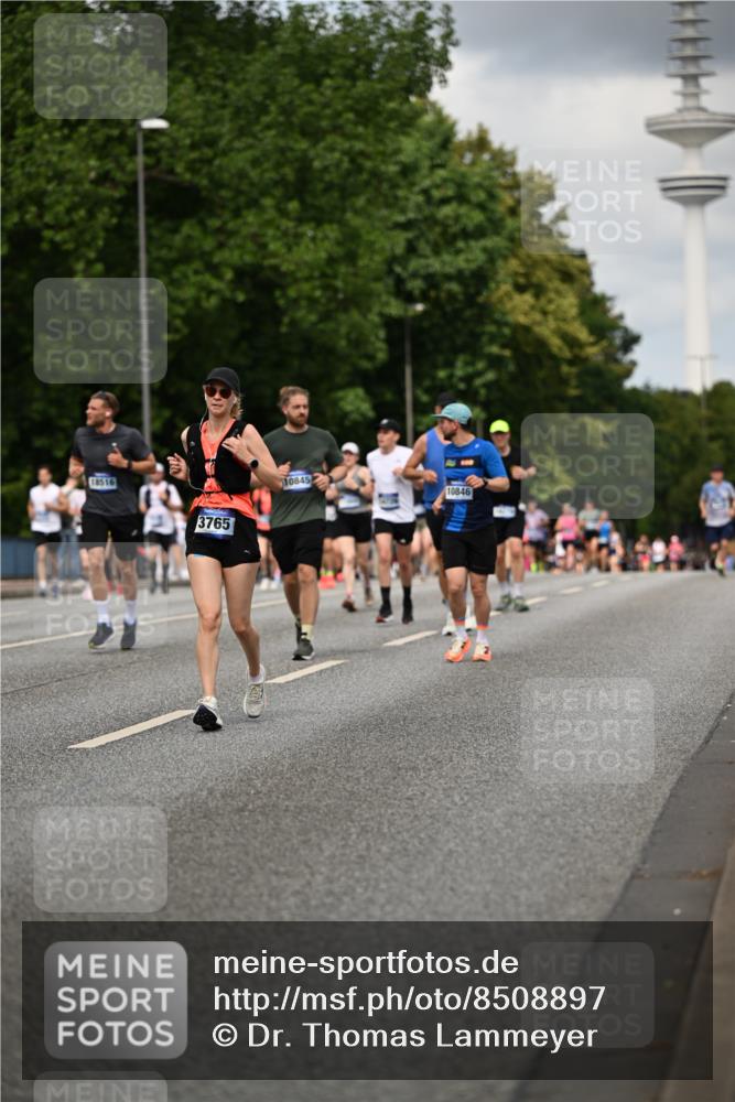 29.06.2025 - hella hamburg halbmarathon Dr. Thomas Lammeyer http://msf.ph/oto/8508897 29.06.2025 10:30:20 Kennedybrücke 1093, 1305, 2278, 3765, 3961, 3963, 4378, 5028, 5497, 5564, 6478, 6663, 7069, 8079, 8881, 9186, 9573, 10219, 10845, 10846 meine-sportfotos.de