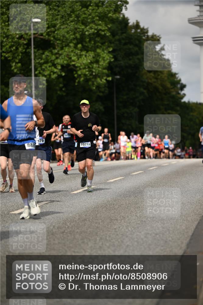 29.06.2025 - hella hamburg halbmarathon Dr. Thomas Lammeyer http://msf.ph/oto/8508906 29.06.2025 10:30:25 Kennedybrücke 1479, 3765, 4378, 5028, 5497, 5564, 6478, 6663, 7069, 8079, 8881, 9186, 9573, 10219, 10465, 10845, 10846, 11139 meine-sportfotos.de
