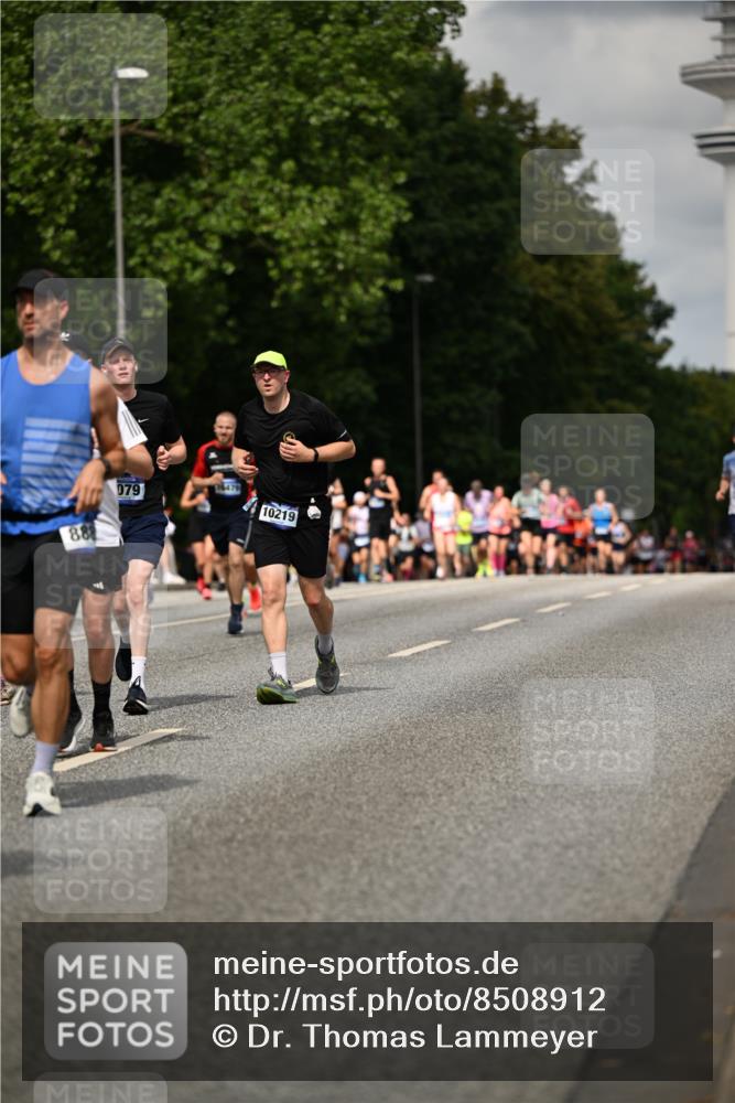 29.06.2025 - hella hamburg halbmarathon Dr. Thomas Lammeyer http://msf.ph/oto/8508912 29.06.2025 10:30:26 Kennedybrücke 1479, 3765, 4378, 5028, 5497, 5564, 6478, 6663, 7069, 8079, 8881, 9186, 9573, 10219, 10465, 10845, 10846, 11139 meine-sportfotos.de