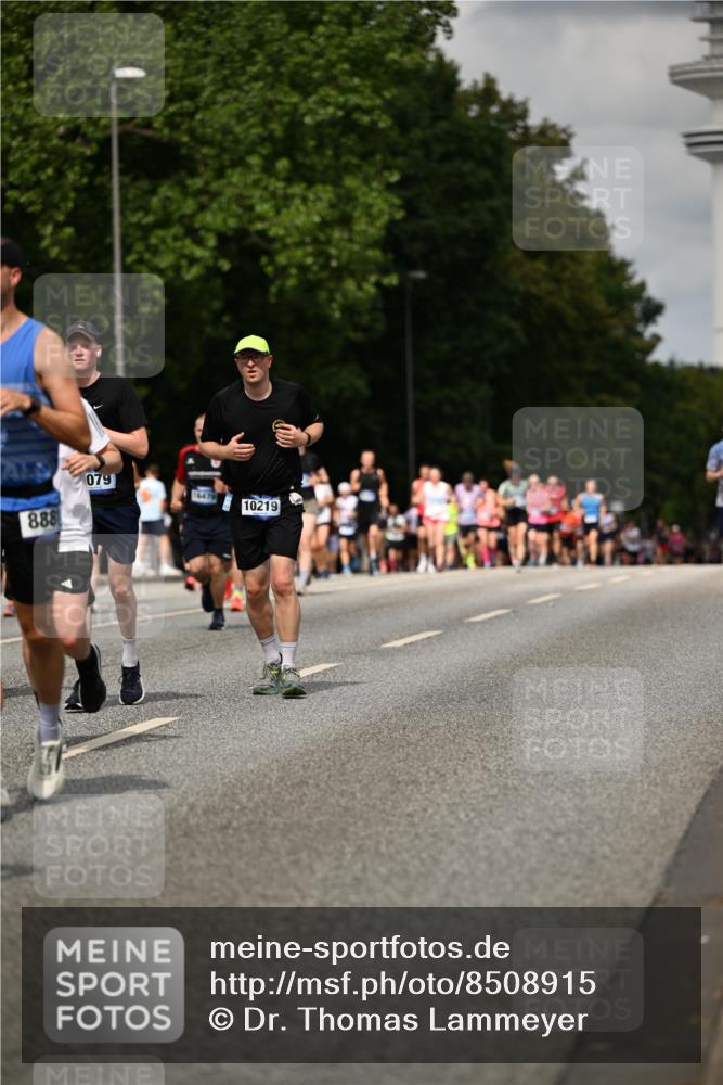 29.06.2025 - hella hamburg halbmarathon Dr. Thomas Lammeyer http://msf.ph/oto/8508915 29.06.2025 10:30:26 Kennedybrücke 1479, 3765, 4378, 5028, 5497, 5564, 6478, 6663, 7069, 8079, 8881, 9186, 9573, 10219, 10465, 10845, 10846, 11139 meine-sportfotos.de