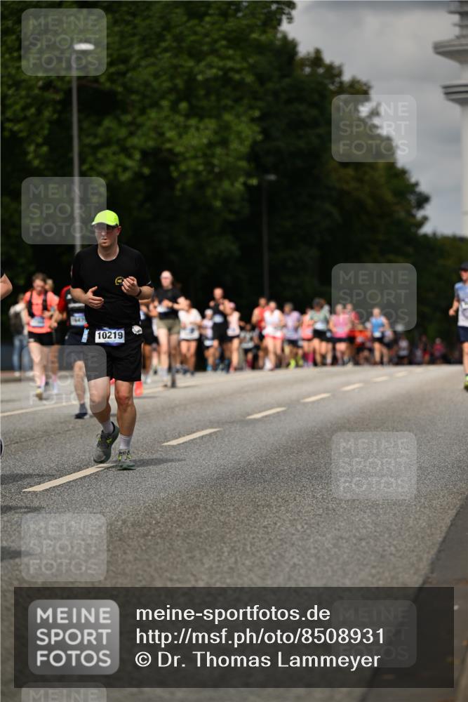 29.06.2025 - hella hamburg halbmarathon Dr. Thomas Lammeyer http://msf.ph/oto/8508931 29.06.2025 10:30:27 Kennedybrücke 1479, 3765, 4378, 5028, 5497, 5564, 6478, 6663, 7069, 8079, 8881, 9186, 9573, 10219, 10465, 10845, 10846, 11139 meine-sportfotos.de