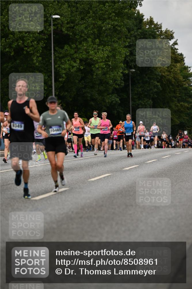 29.06.2025 - hella hamburg halbmarathon Dr. Thomas Lammeyer http://msf.ph/oto/8508961 29.06.2025 10:30:39 Kennedybrücke 1479, 1973, 3617, 4267, 4268, 4315, 4358, 5494, 5497, 5564, 6159, 6478, 6637, 7069, 8079, 8281, 8881, 8942, 9573, 10219, 10465, 10845, 10846, 11110, 11139 meine-sportfotos.de