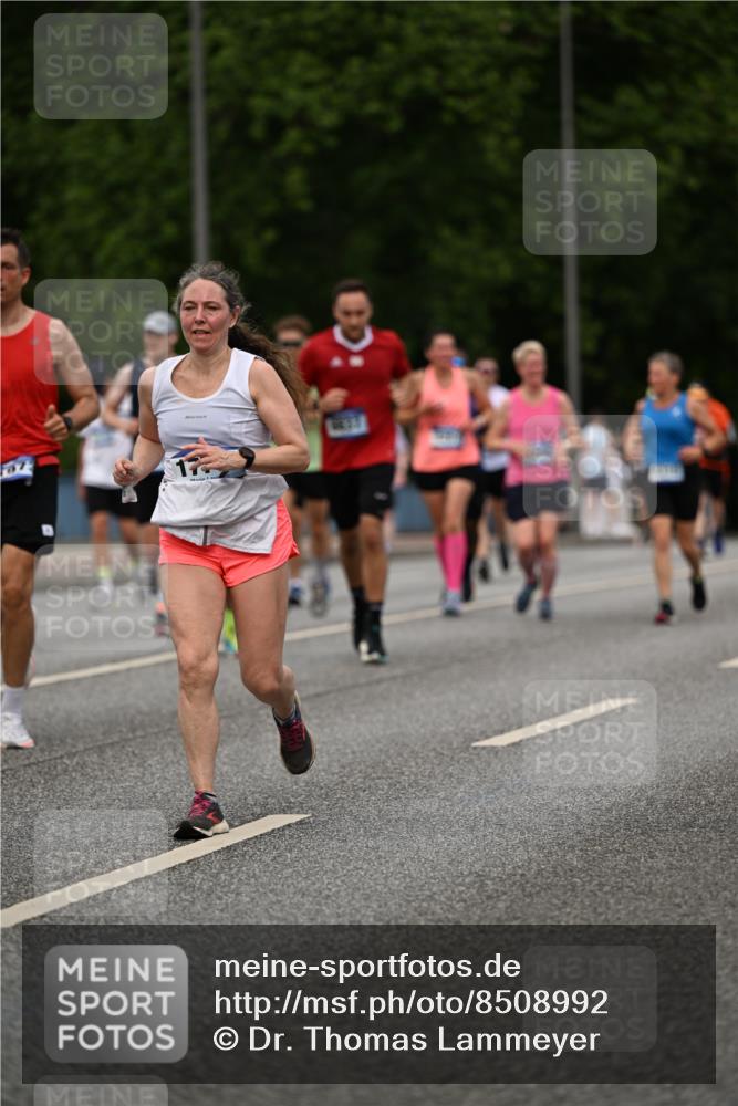 29.06.2025 - hella hamburg halbmarathon Dr. Thomas Lammeyer http://msf.ph/oto/8508992 29.06.2025 10:30:44 Kennedybrücke 1300, 1479, 1973, 3617, 4267, 4268, 4315, 4358, 5494, 5497, 6159, 6637, 7069, 8281, 8306, 8674, 8942, 9573, 9811, 10104, 10465, 11110, 11139 meine-sportfotos.de
