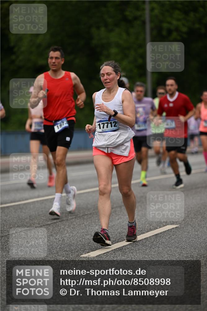 29.06.2025 - hella hamburg halbmarathon Dr. Thomas Lammeyer http://msf.ph/oto/8508998 29.06.2025 10:30:45 Kennedybrücke 1300, 1479, 1973, 3617, 4267, 4268, 4315, 4358, 5494, 5497, 6159, 6637, 7069, 8281, 8306, 8674, 8942, 9573, 9811, 10104, 10465, 11110, 11139 meine-sportfotos.de